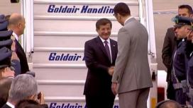 Başbakan Davutoğlu Yunanistan'da askeri törenle karşılandı